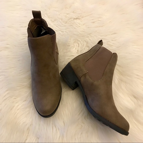 🍂 Distressed Camel Perfect Slip On Fall Bootie 🍁 - Picture 3 of 8